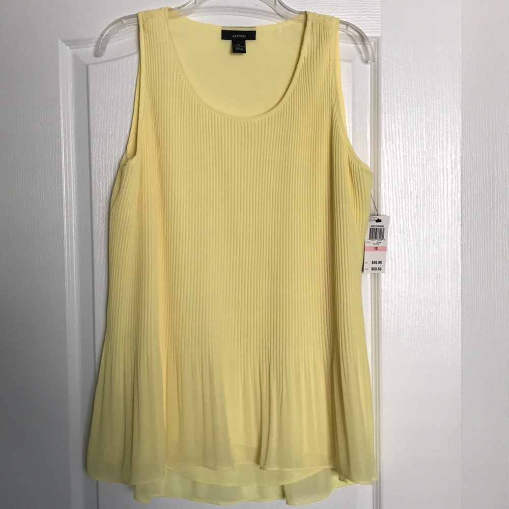 - 🍋 Lemon Yellow Flowy Top🍋